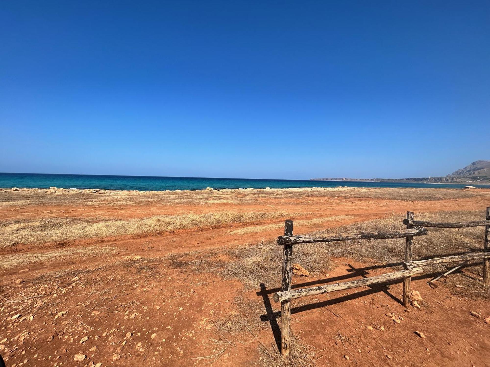 L'Oasi Una Pineta Sul Mare Custonaci Bagian luar foto