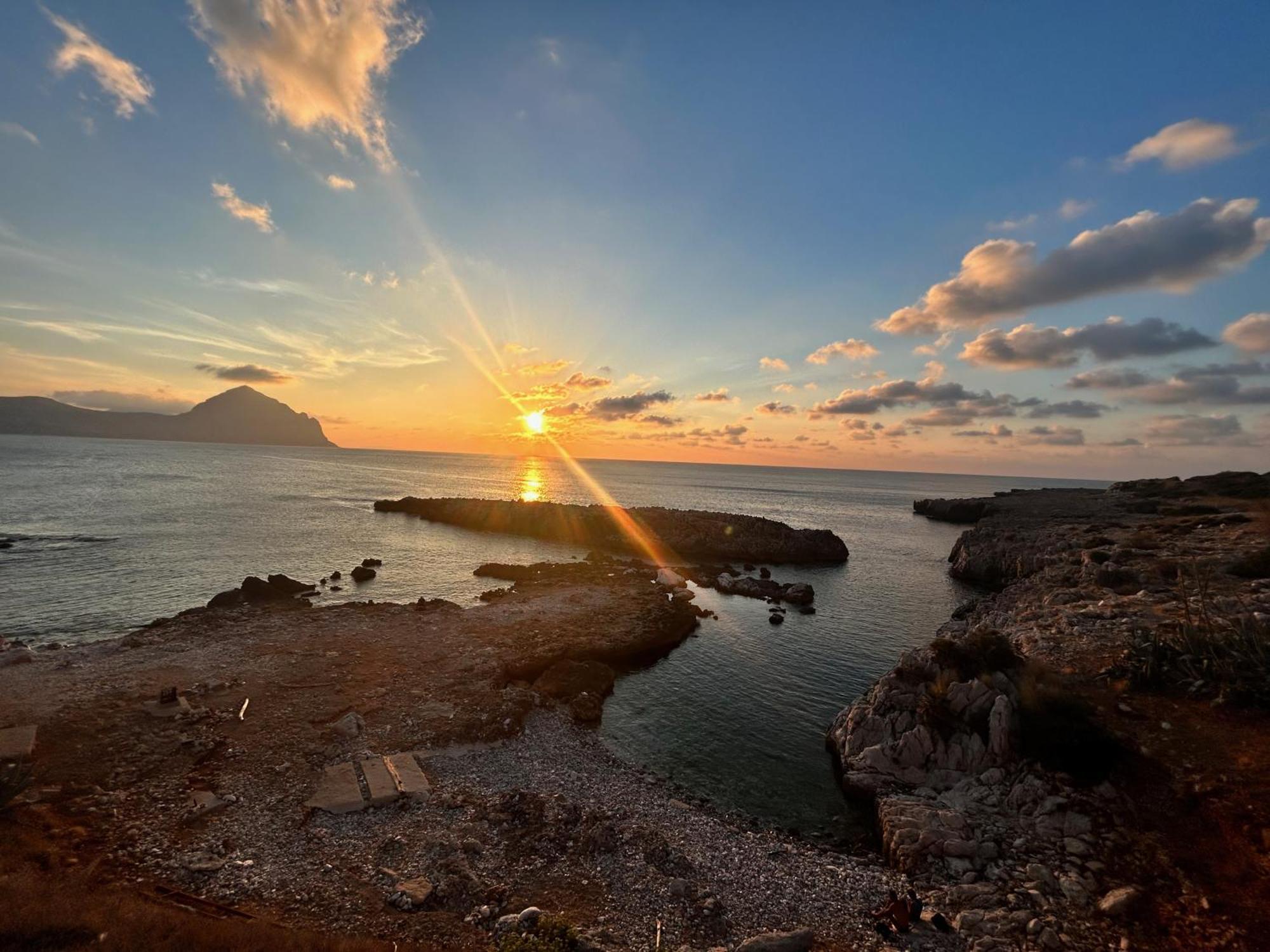 L'Oasi Una Pineta Sul Mare Custonaci Bagian luar foto